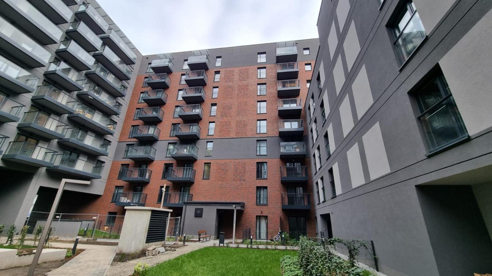 New #Madalinskiego57 - City Center, New Bulding, 2 Bedrooms, 2X Double Beds And A Fold-Out Sofa, Separate Kitchen, Air Conditioning, Balcony, Underground Parking, Self Check In 24H, Internet, Netflix, Coffee Machine, Washing Machine,1 Km To The Railw Wrocław Exterior foto
